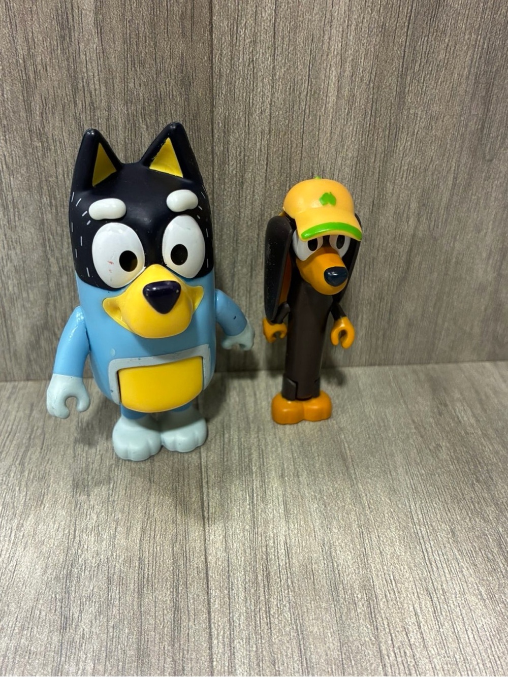 Bluey & Friends Family Snickers Weiner Dog  & Bluey Action Figures Toy